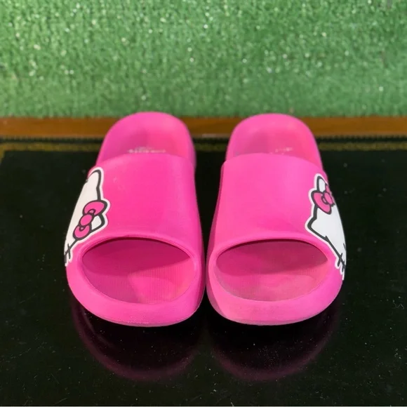Hello Kitty Pink Slide Sandals Girls Kids Size 4-5 - Picture 2 of 6